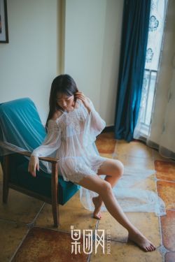 欧美床戏吻戏摸下面吻胸