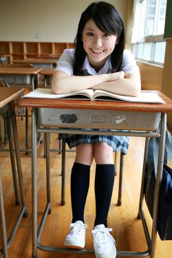 女士情趣内裤开口