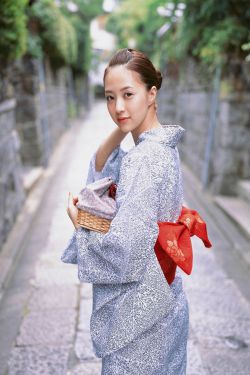 白丝美女少妇